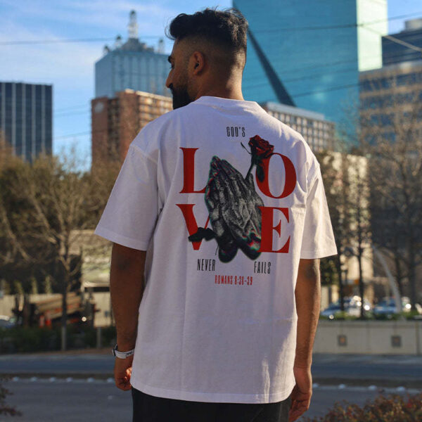 God's Love Never Fails Print T-shirt - Image 4