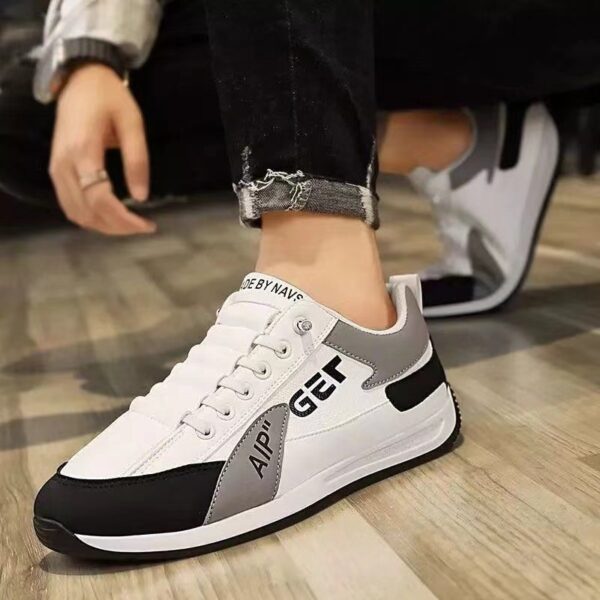 Men Sports Flat Shoes Comfortable Breathable Non-slip Wear-resistant Board Shoes - Image 3